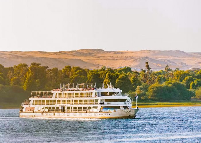Sanctuary Sun Boat IV